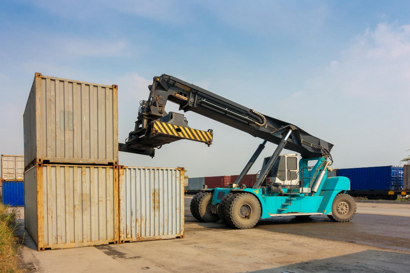 Pelatihan dan Sertifikasi Operator Reach Stacker Kelas II by KEMNAKER RI